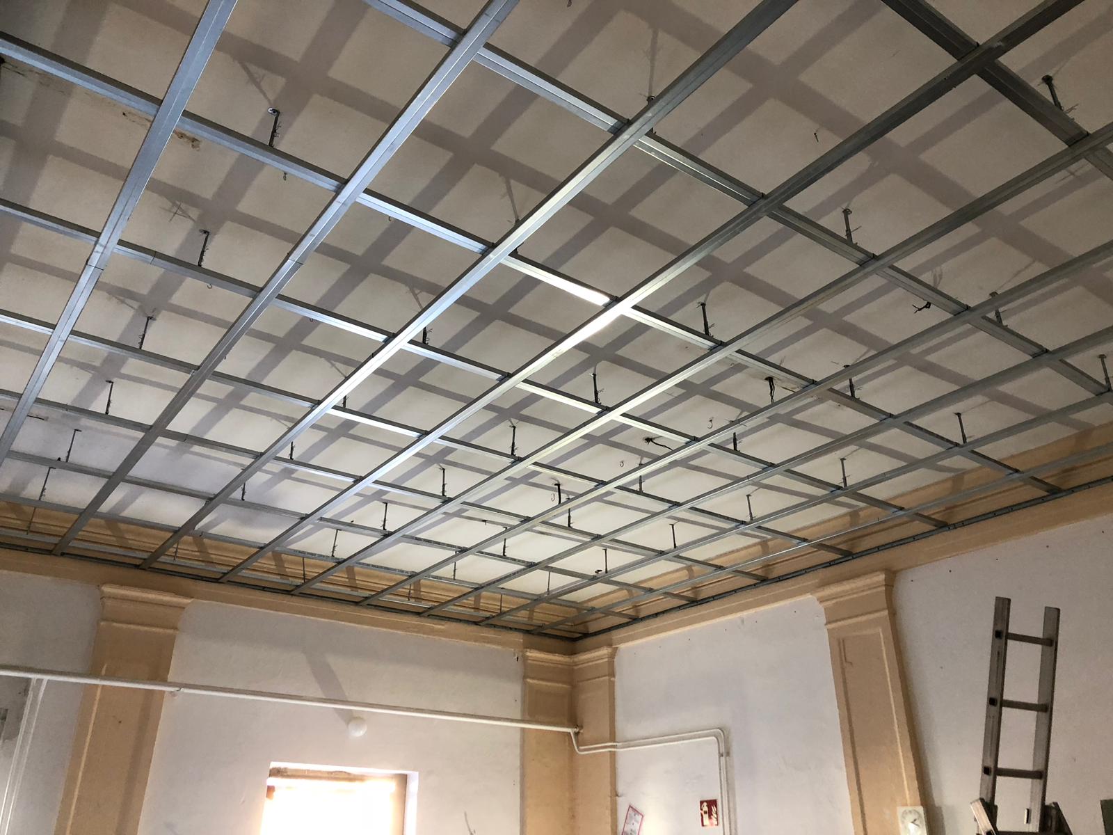 HeraDesign Platten an der Decke