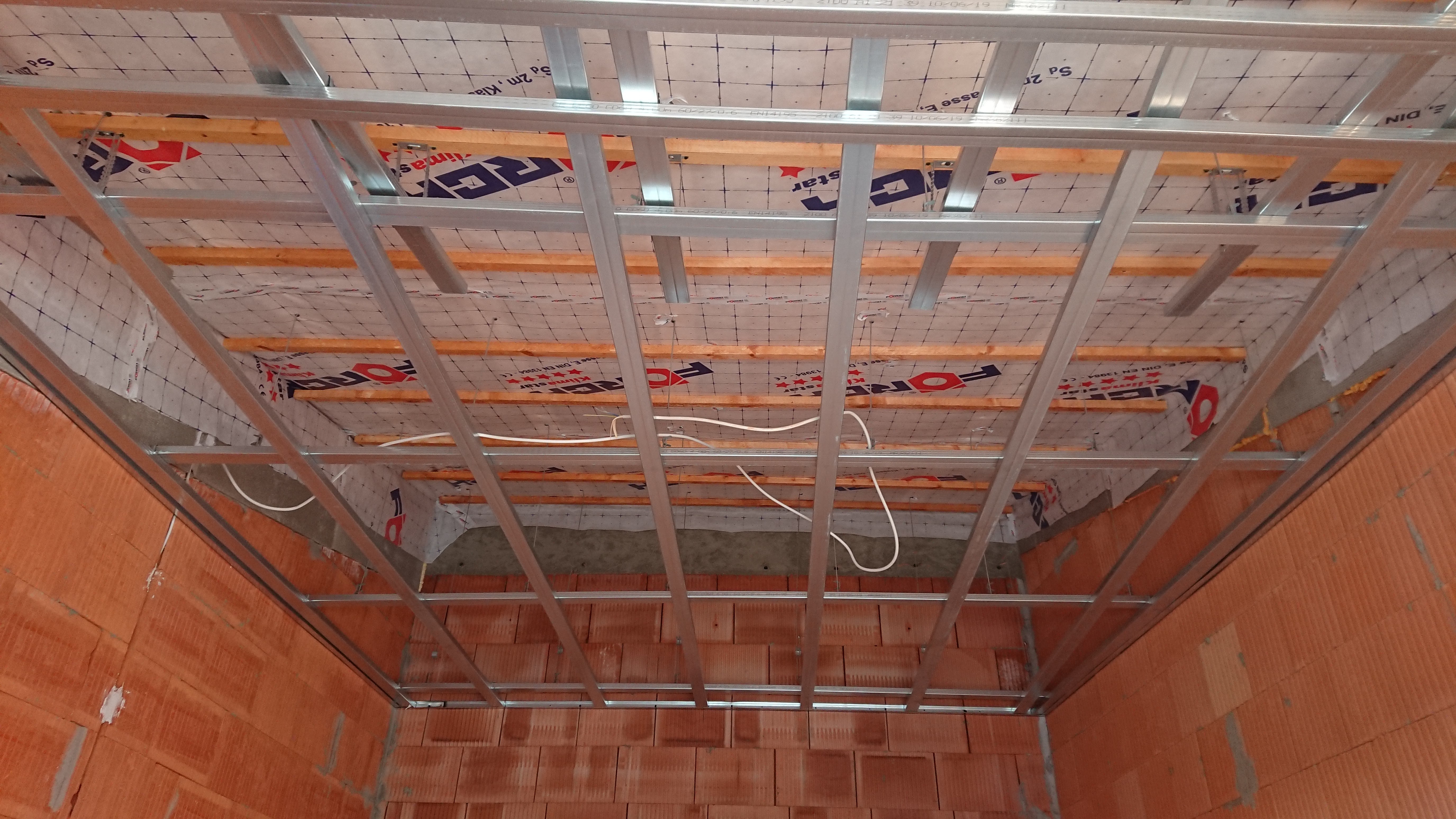 Deckenverkleidung im Neubau